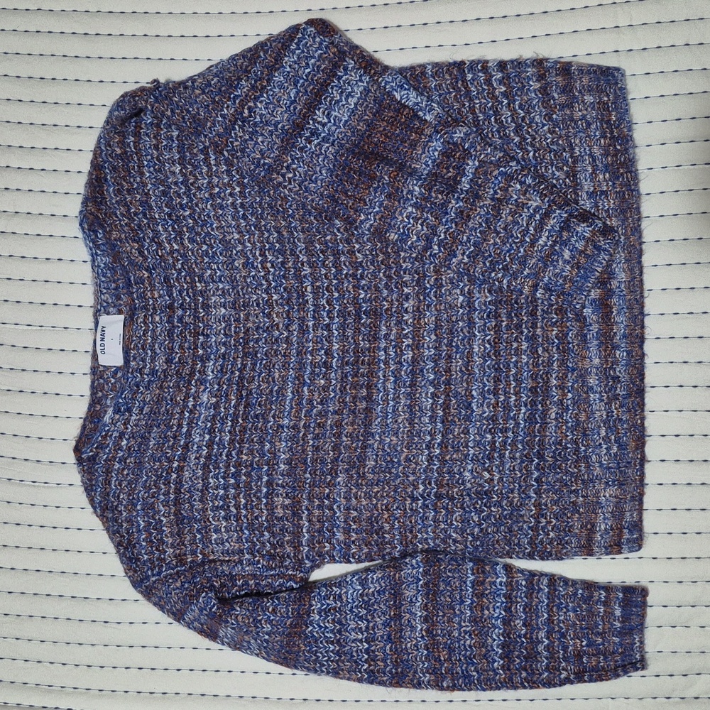 🌼4/$10 - Old Navy Sweater